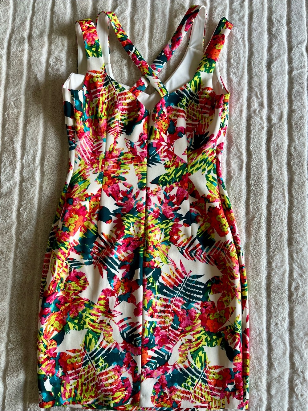 GUESS Tropical Floral Cross-Back Bodycon Dress V-Neck US 10 ✨EUC - Picture 6 of 16